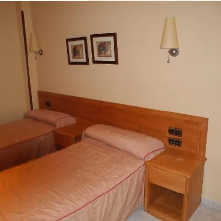 Guest house Toreros De Trabancos 3*